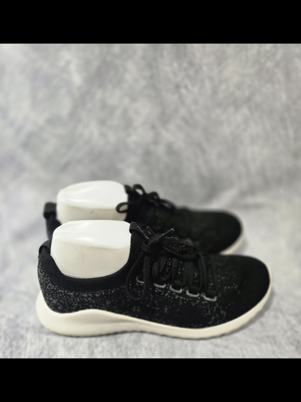 Aetrex Carly Knit Lace Up Sneaker in black.